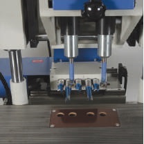 SPARROW Otomatik Yatay Kapı, Kilit Yeri ve Kol Yeri Açma Makinası 2